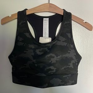 Fabletics, Size M, On-the-Go, Medium Impact Sports Bra, Color Charcoal Camo